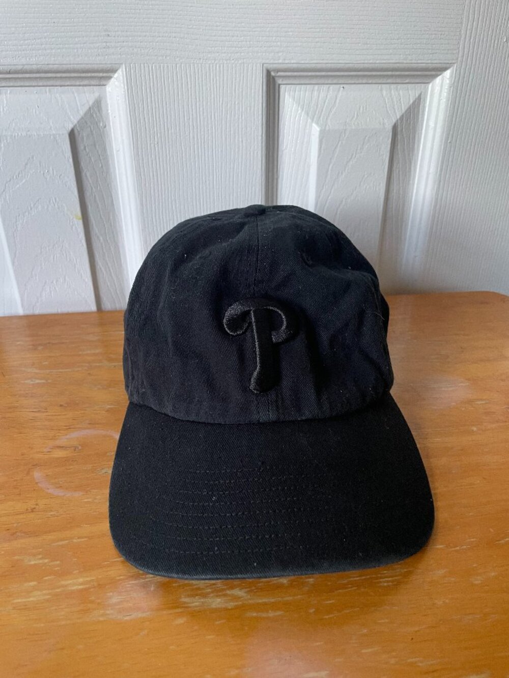 47’ Brand Philadelphia Phillies Baseball Cap. Black. Adjustable